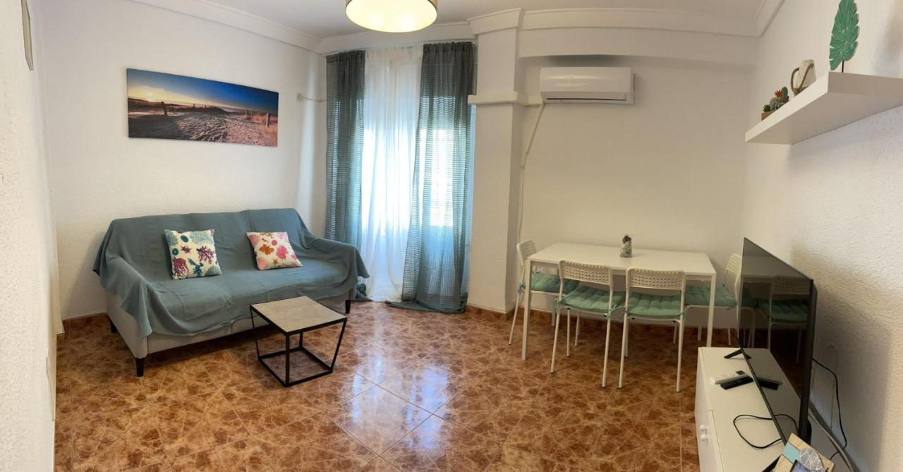 Valencia Centro Andando Y Playa Malvarrosa Tranvia Экстерьер фото