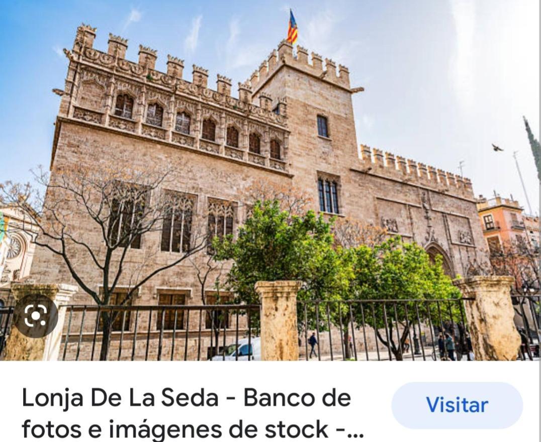 Valencia Centro Andando Y Playa Malvarrosa Tranvia Экстерьер фото